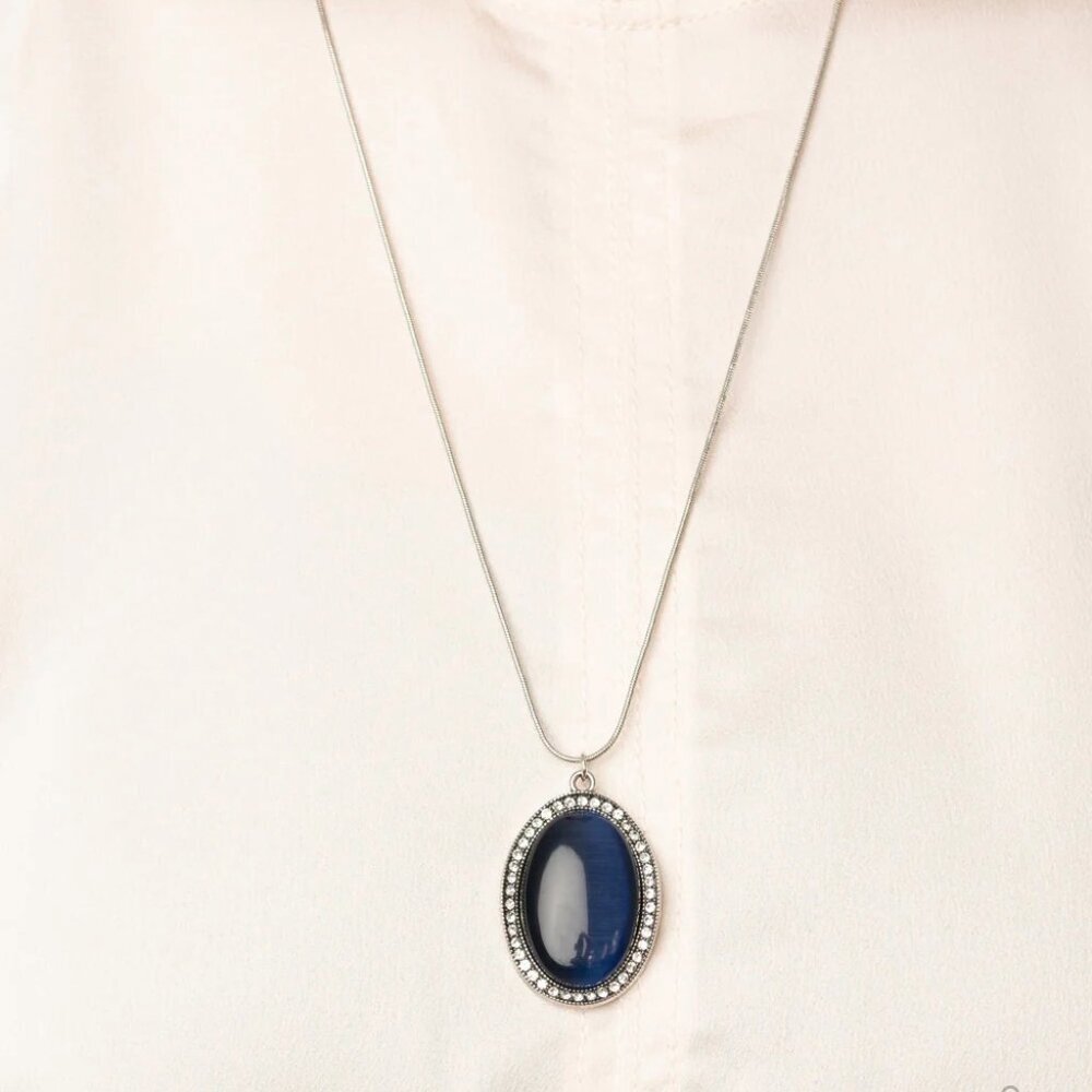 Paparazzi Jewelry Accessories - GLISTEN To This - Blue Necklace - Vintage